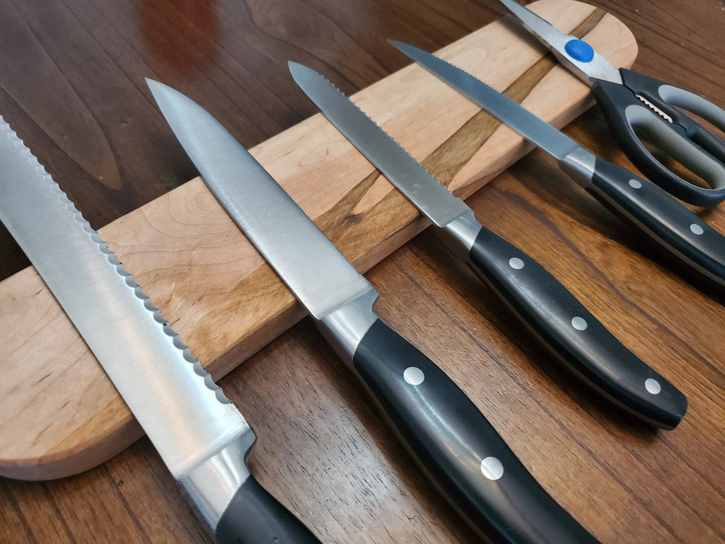 Magnetic Wood Knife Holder